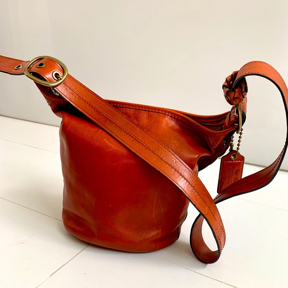 Vintage Coach crossbody bucket bag